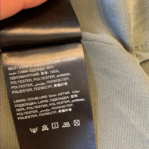 NWT Bebe Long Sleeve Cold Shoulder Top Large - Picture 6 of 6